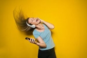 Músicas: Vigie as Que Entram Em Seus Ouvidos